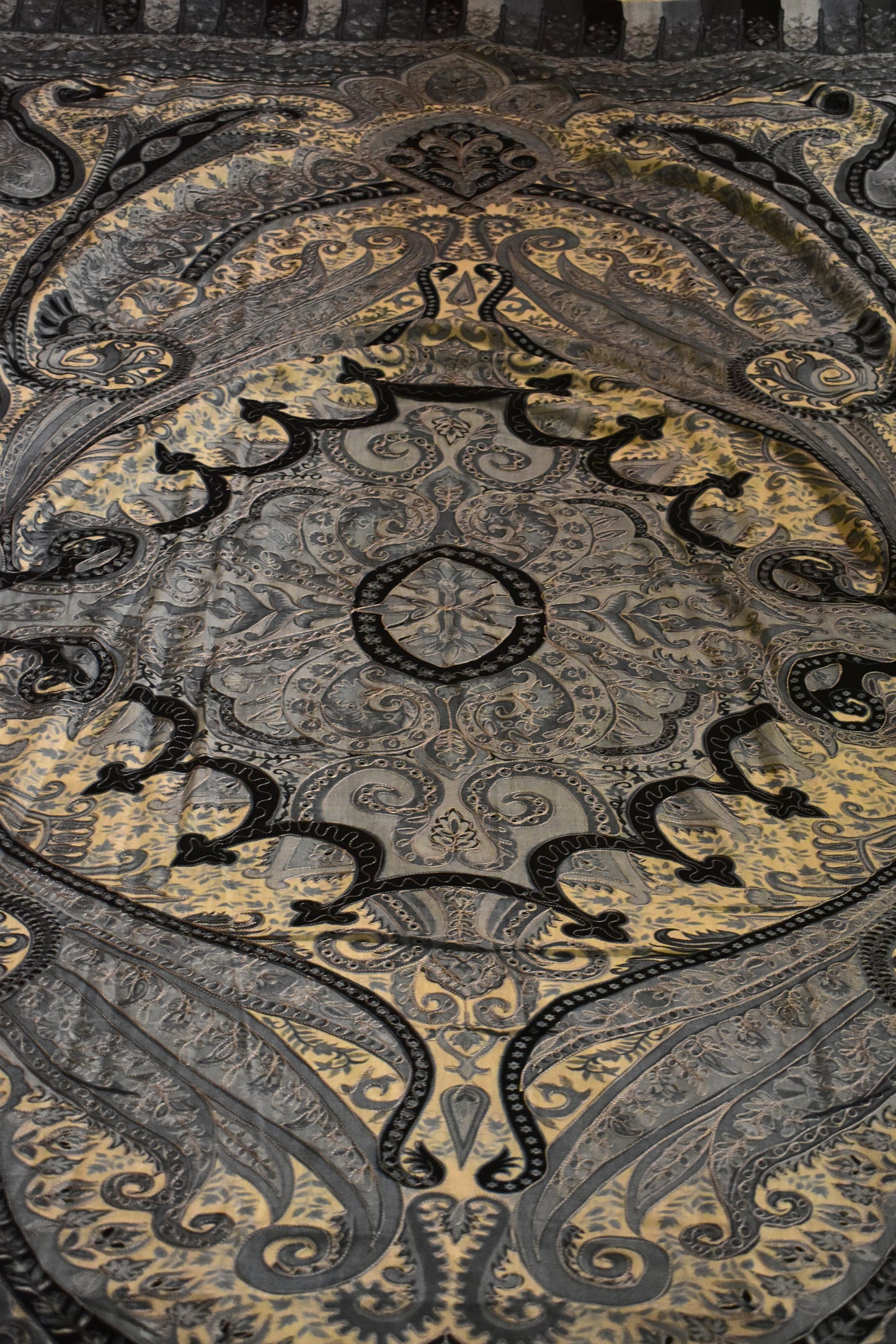 چاند گرہن کا پردہ قلم کاری شال