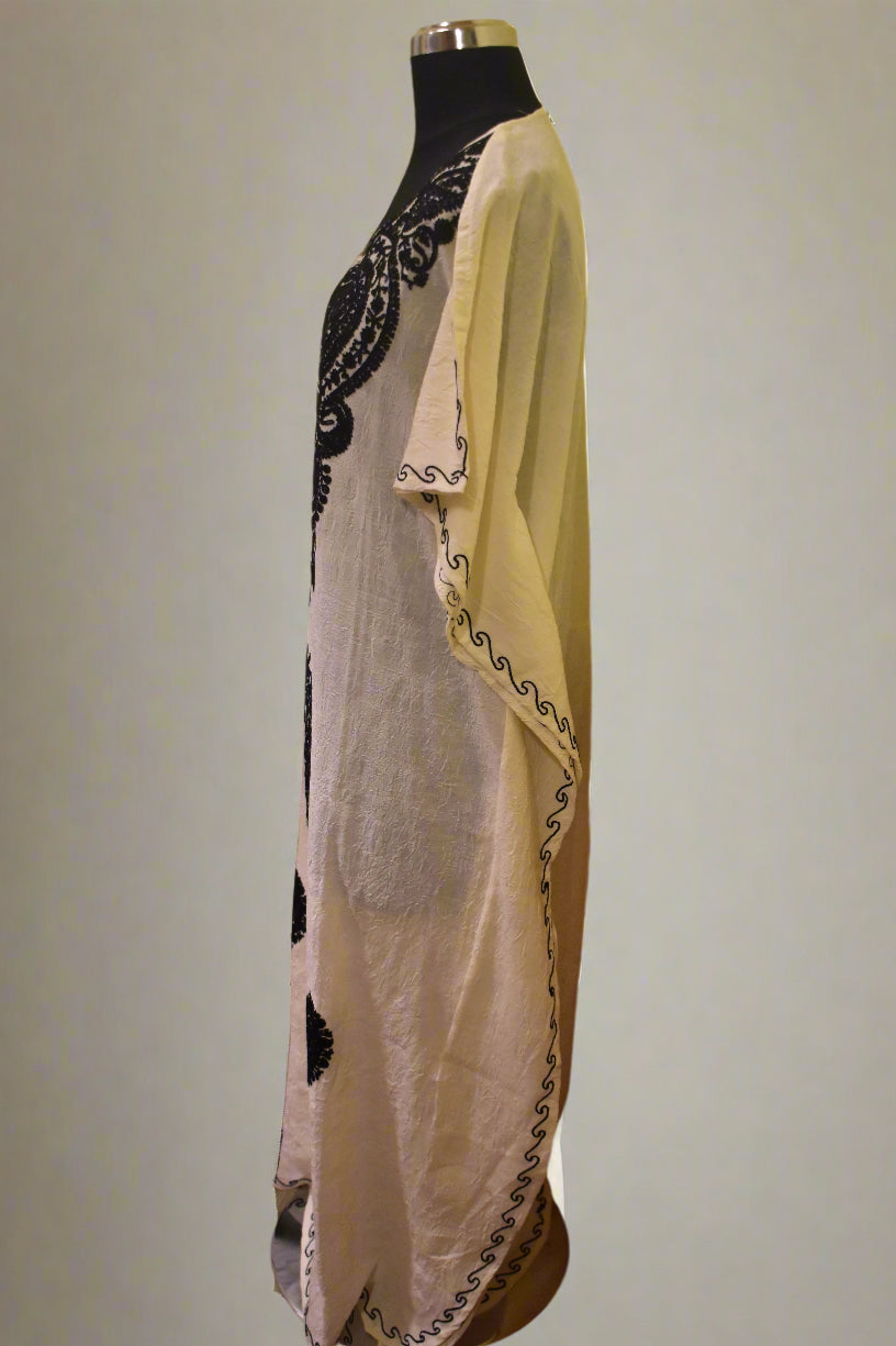 Pure Contrast Aari Kaftan