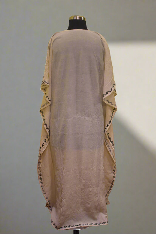 Pure Contrast Aari Kaftan