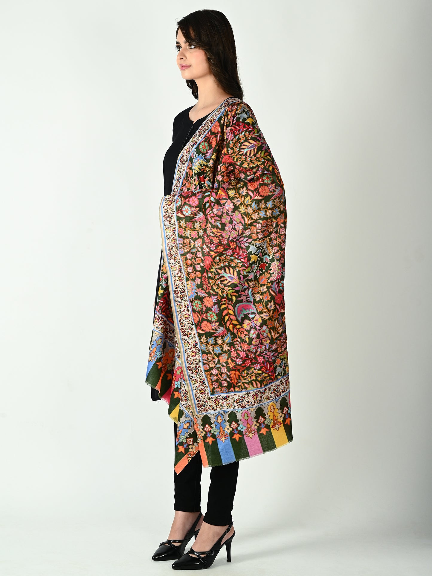 Gulistan Jamawar Exclusive Kani Stole