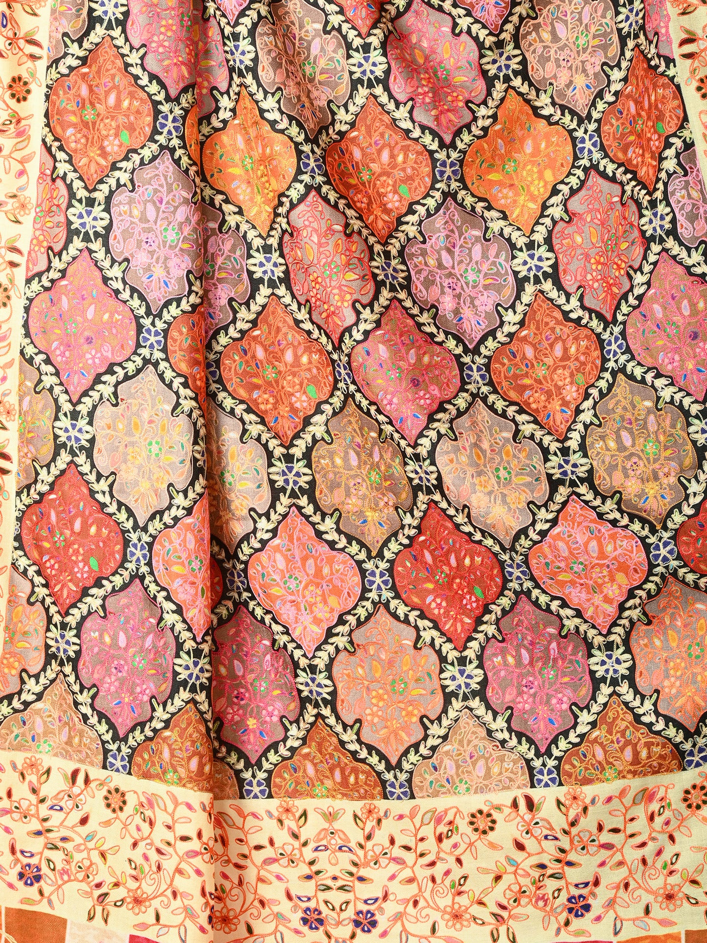 کرمسن کرانیکل کالم کاری شال